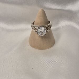 Elegant Yet Everyday Substantial & Sparkling CZ Sterling Silver Ring Sz 7